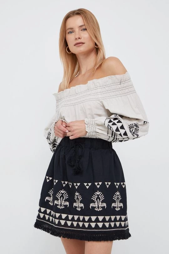 Γυναικεία Μπλούζες Λευκή μπλούζα Sisley χρώμα: μπεζ 1 Γυναικεία Μπλούζες Λευκή μπλούζα Sisley χρώμα: μπεζ