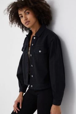 Γυναικεία Κοντά μπουφάν Τζιν μπουφάν Sisley χρώμα: μαύρο, -Εξοδος Sisley Κατάστημα unnamed file 2321