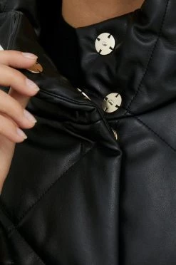 Γυναικεία Κοντά μπουφάν Μπουφάν Sisley μαύρο, -Εξοδος Sisley Κατάστημα unnamed file 329