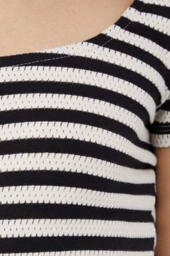 Γυναικεία Κοντομάνικο Βαμβακερό μπλουζάκι Sisley μαύρο -Εξοδος Sisley Κατάστημα unnamed file 3308