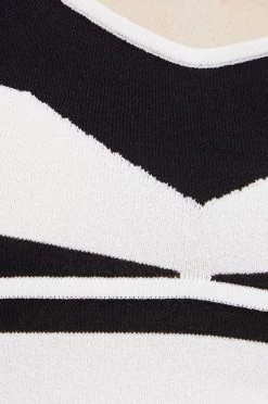 Γυναικεία Αμάνικος Top Sisley μαύρο 9 Γυναικεία Αμάνικος Top Sisley μαύρο -Εξοδος Sisley Κατάστημα unnamed file 3341