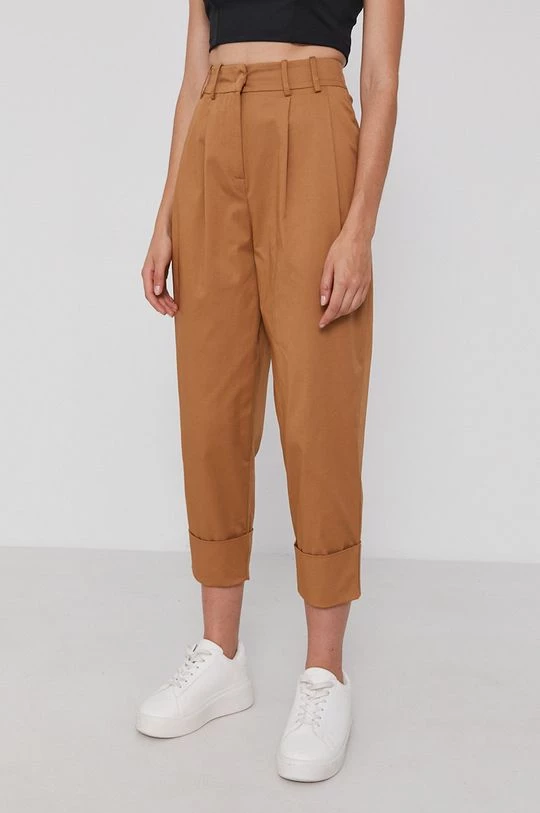 Γυναικεία Υφασμάτινα Παντελόνι Sisley χρώμα: καφέ 1 Γυναικεία Υφασμάτινα Παντελόνι Sisley χρώμα: καφέ