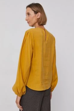 Γυναικεία Μπλούζες Μπλουζάκι Sisley χρώμα: κίτρινο -Εξοδος Sisley Κατάστημα unnamed file 3511