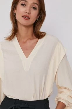 Γυναικεία Μπλούζες Μπλουζάκι Sisley χρώμα: κρεμ 8 Γυναικεία Μπλούζες Μπλουζάκι Sisley χρώμα: κρεμ -Εξοδος Sisley Κατάστημα unnamed file 3535