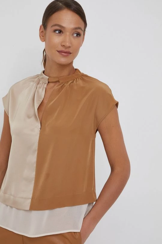 Γυναικεία Μπλούζες Μπλουζάκι Sisley χρώμα: μπεζ 4 Γυναικεία Μπλούζες Μπλουζάκι Sisley χρώμα: μπεζ - Image 4