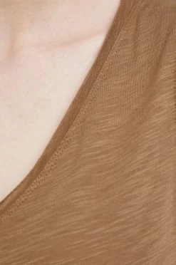 Γυναικεία Αμάνικος Top Sisley καφέ -Εξοδος Sisley Κατάστημα unnamed file 4026