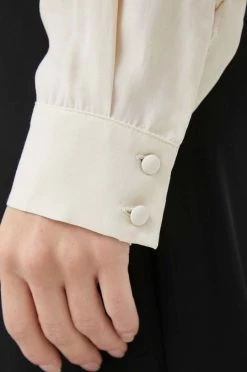 Γυναικεία Μπλούζες Μπλουζάκι Sisley μπεζ -Εξοδος Sisley Κατάστημα unnamed file 975